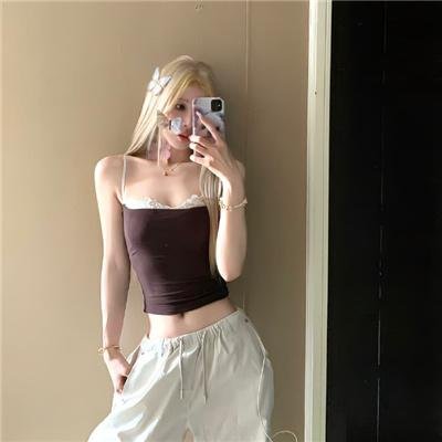 他从火光中走来